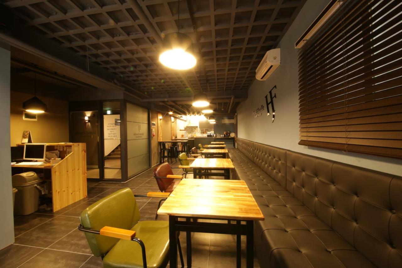 Hostel Familie Busan Station Exteriör bild