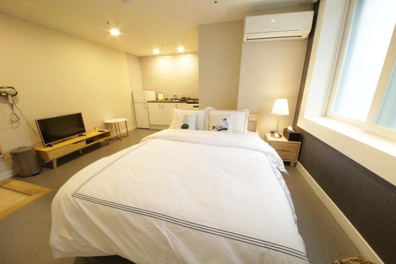 Hostel Familie Busan Station Exteriör bild