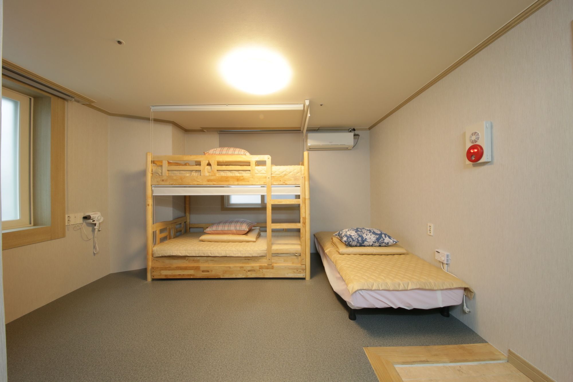 Hostel Familie Busan Station Exteriör bild