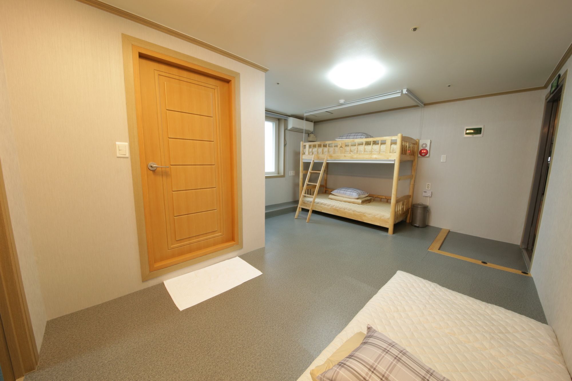 Hostel Familie Busan Station Exteriör bild